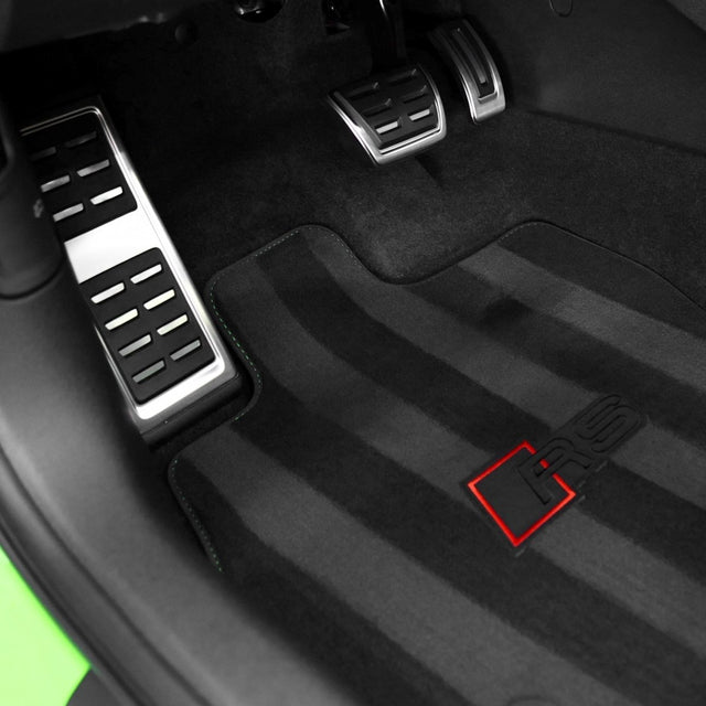 Wie reinige ich Auto Textil Fußmatten richtig? Auto Innenraum Reiniger - Kult Premium Fahrzeugpflege