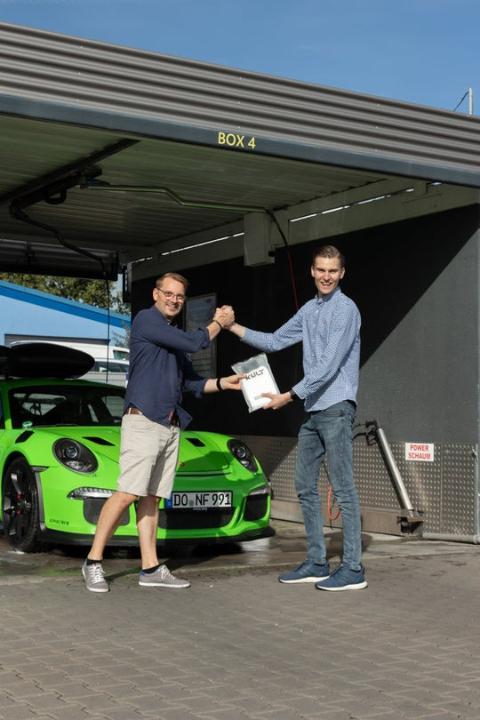 KULT Premium Fahrzeugpflege trifft auf Asphaltkind