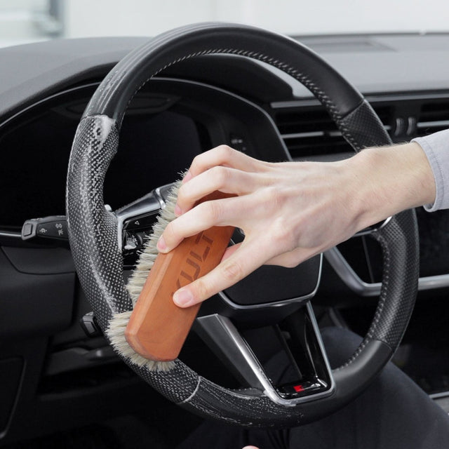 Lederlenkrad Aufbereiten - So gelingt's - Kult Premium Fahrzeugpflege