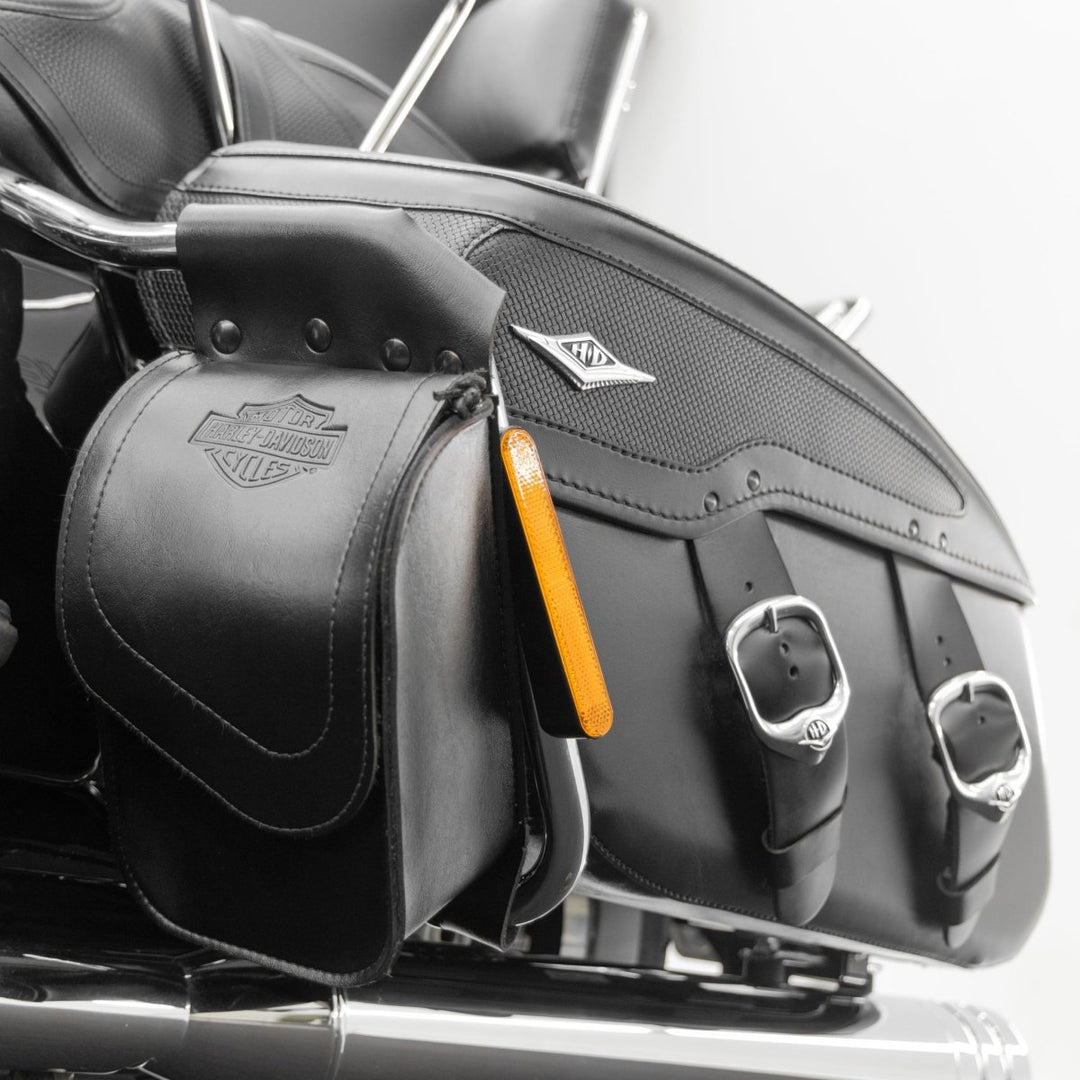 Motorrad Ledertaschen reinigen & pflegen – So bleibt dein Equipment langlebig und schön - Kult Premium Fahrzeugpflege