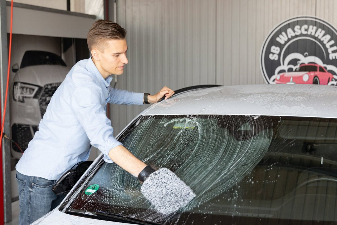 Scheibenreiniger fürs Auto - Klare Sicht in jeder Situation - Kult Premium Fahrzeugpflege