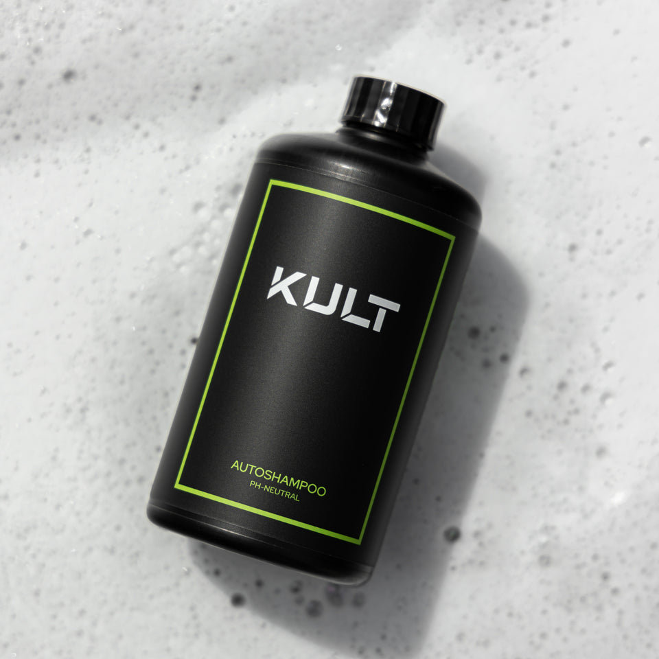 KULT Autoshampoo pH-neutral, 500-ml-Flasche auf dichtem Schaum